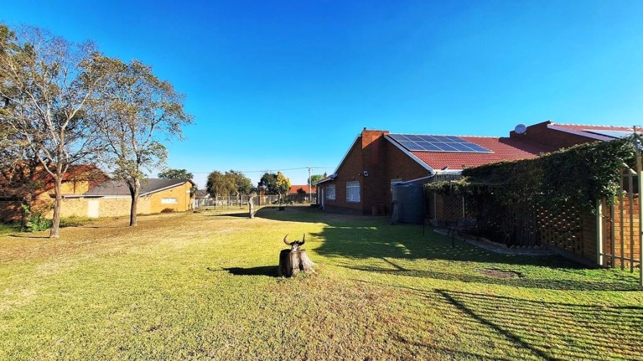 3 Bedroom Property for Sale in Rustivia Gauteng