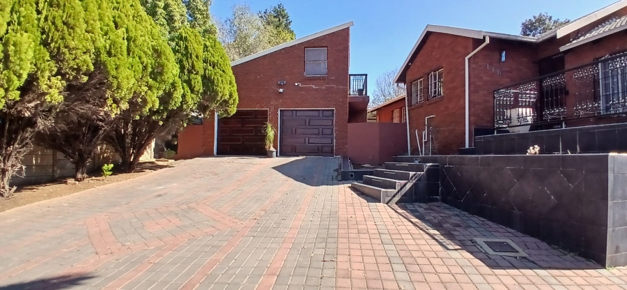 3 Bedroom Property for Sale in Heuweloord Gauteng