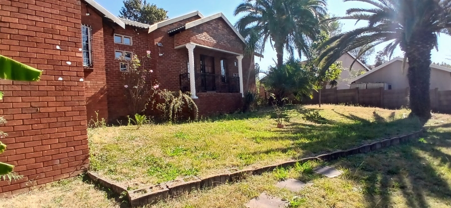 3 Bedroom Property for Sale in Heuweloord Gauteng