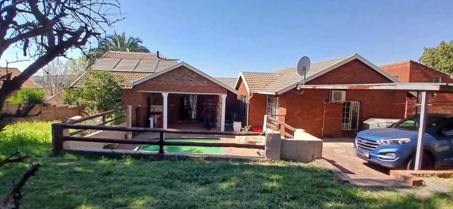 3 Bedroom Property for Sale in Heuweloord Gauteng