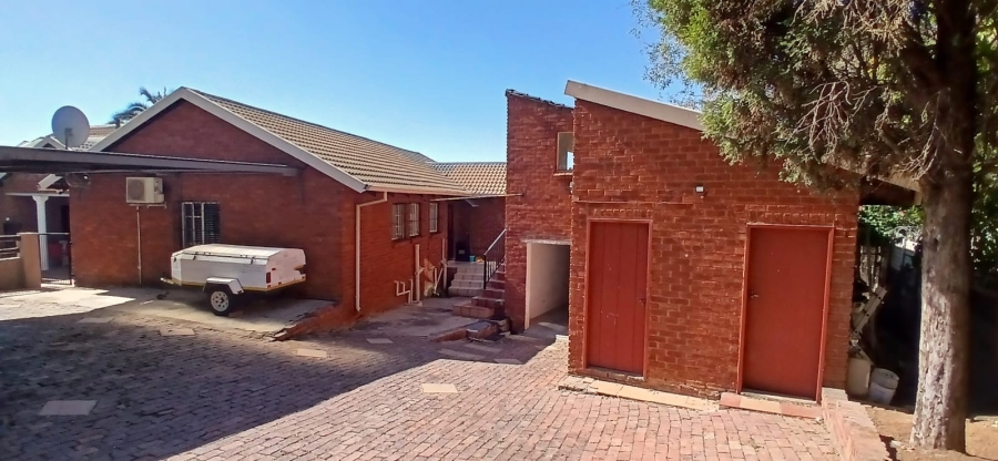 3 Bedroom Property for Sale in Heuweloord Gauteng