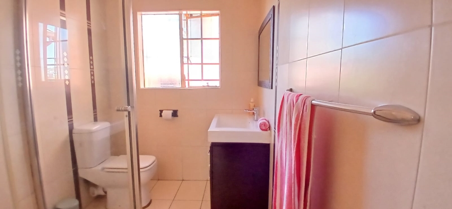 3 Bedroom Property for Sale in Heuweloord Gauteng