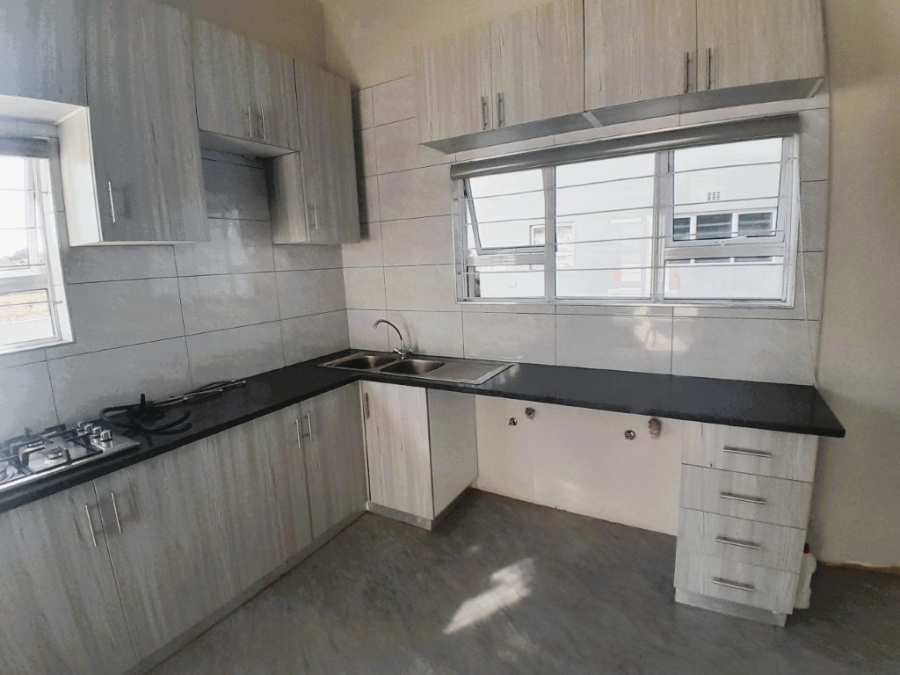 To Let 2 Bedroom Property for Rent in Glen Austin Gauteng
