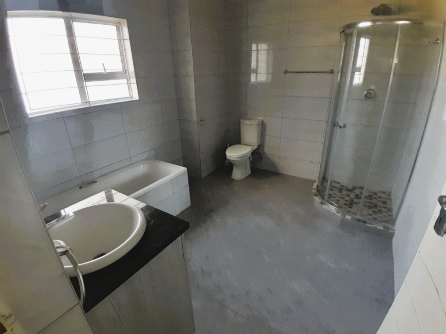 To Let 2 Bedroom Property for Rent in Glen Austin Gauteng