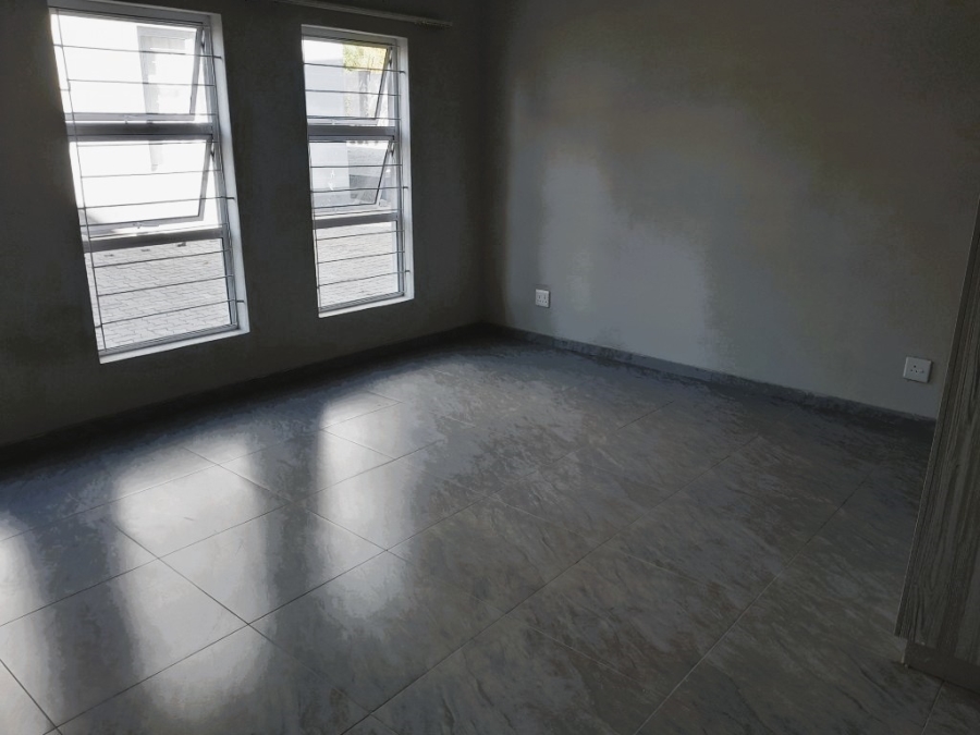 To Let 2 Bedroom Property for Rent in Glen Austin Gauteng