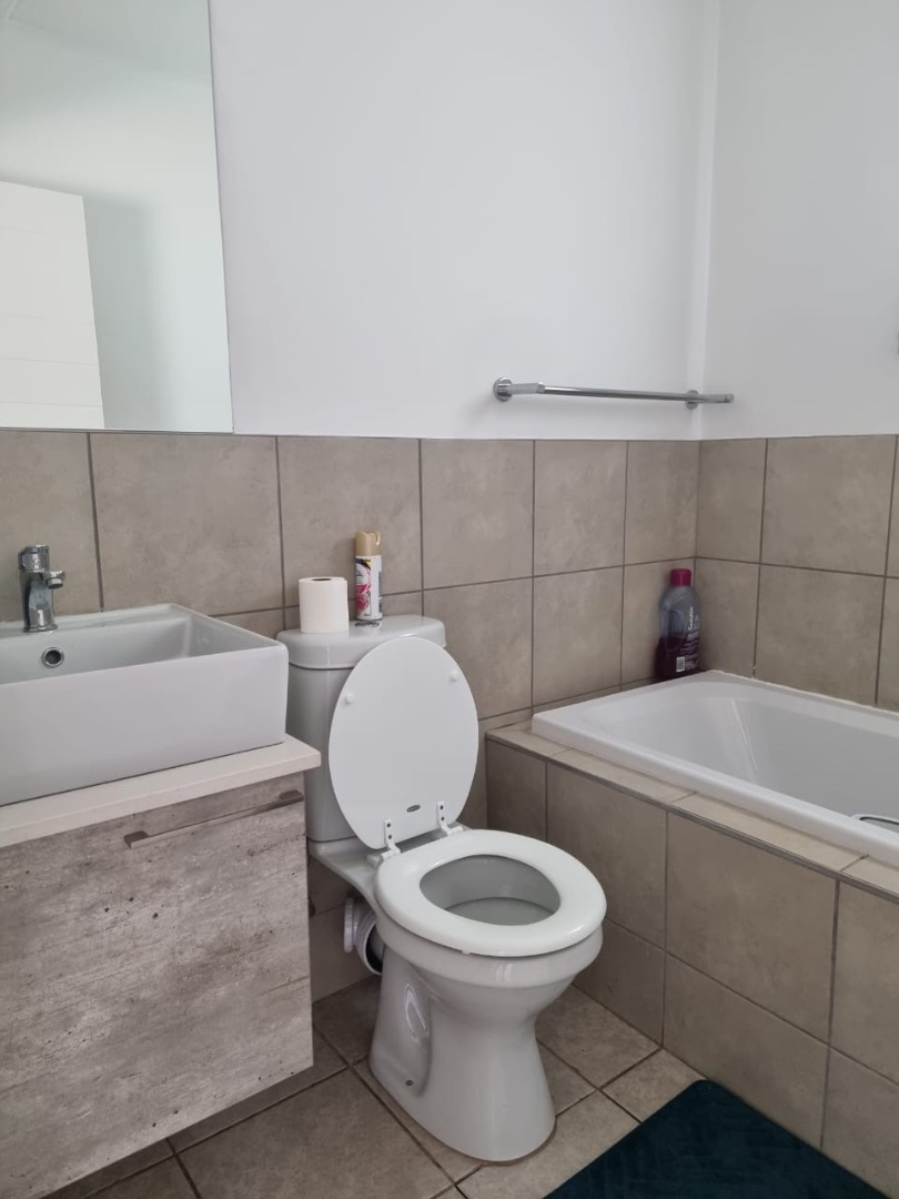 To Let 4 Bedroom Property for Rent in Noordwyk Gauteng