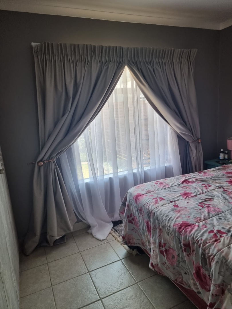 To Let 4 Bedroom Property for Rent in Noordwyk Gauteng