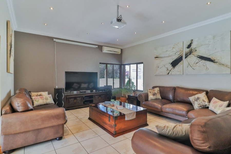 To Let 4 Bedroom Property for Rent in Meyersdal Gauteng