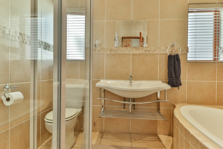 To Let 4 Bedroom Property for Rent in Meyersdal Gauteng
