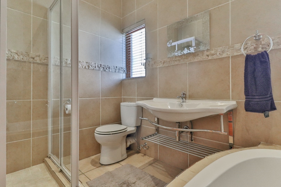 To Let 4 Bedroom Property for Rent in Meyersdal Gauteng