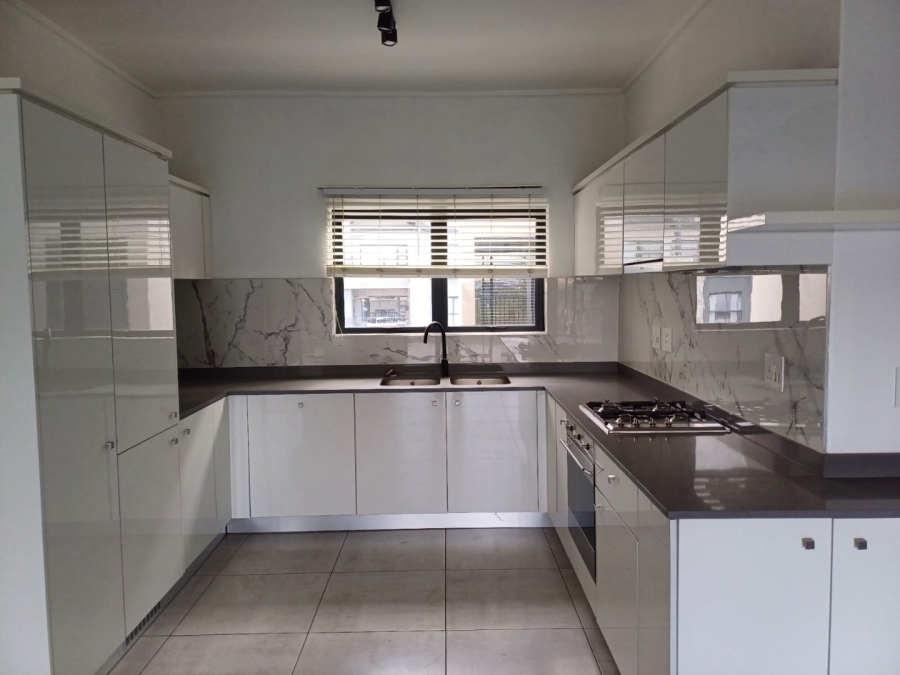 To Let 2 Bedroom Property for Rent in The Polofields Gauteng
