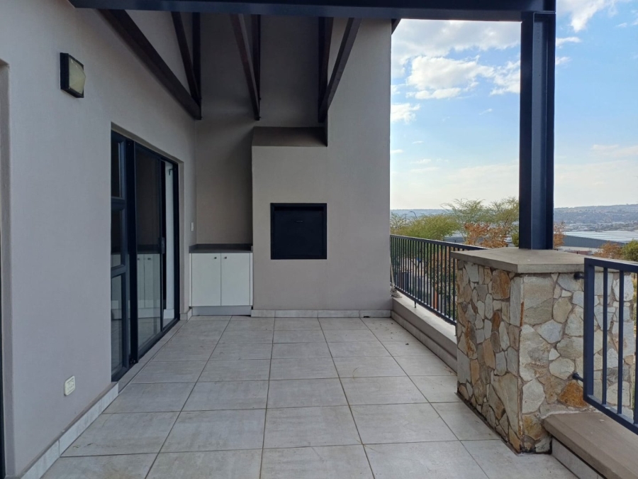 To Let 2 Bedroom Property for Rent in The Polofields Gauteng