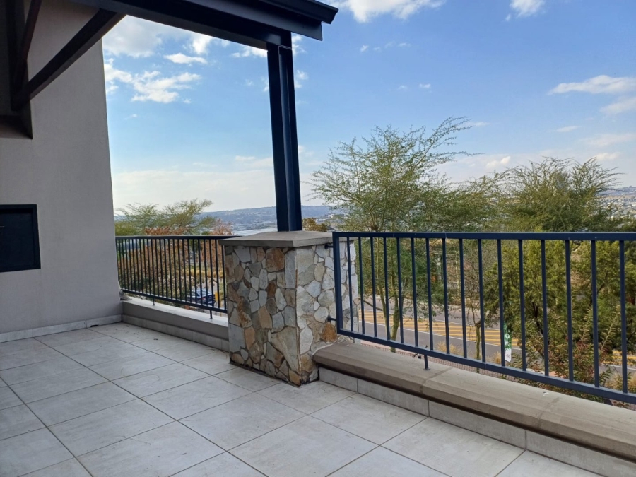 To Let 2 Bedroom Property for Rent in The Polofields Gauteng