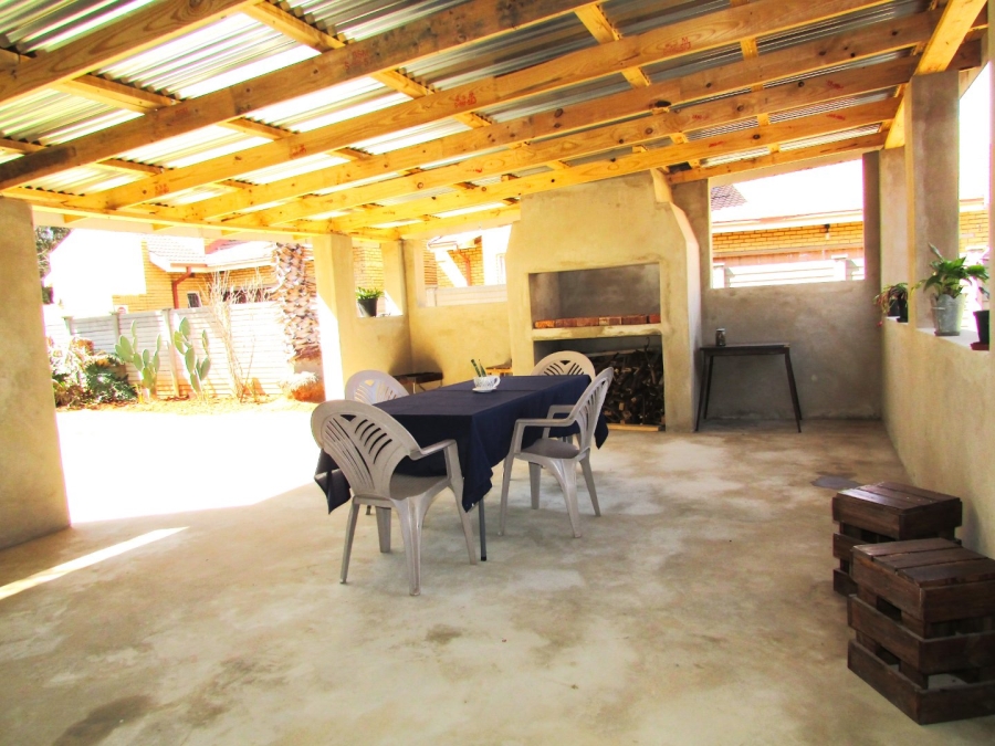 4 Bedroom Property for Sale in Flora Gardens Gauteng