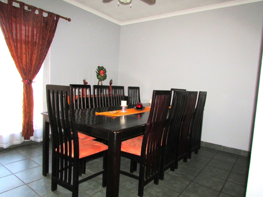 4 Bedroom Property for Sale in Flora Gardens Gauteng