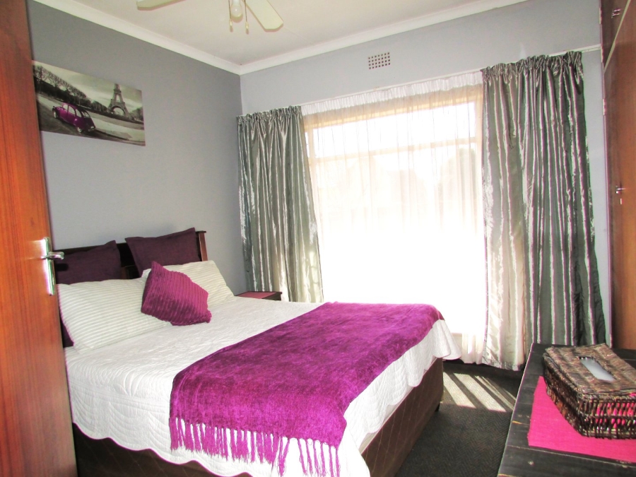 4 Bedroom Property for Sale in Flora Gardens Gauteng