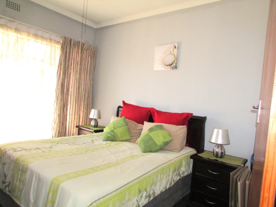 4 Bedroom Property for Sale in Flora Gardens Gauteng