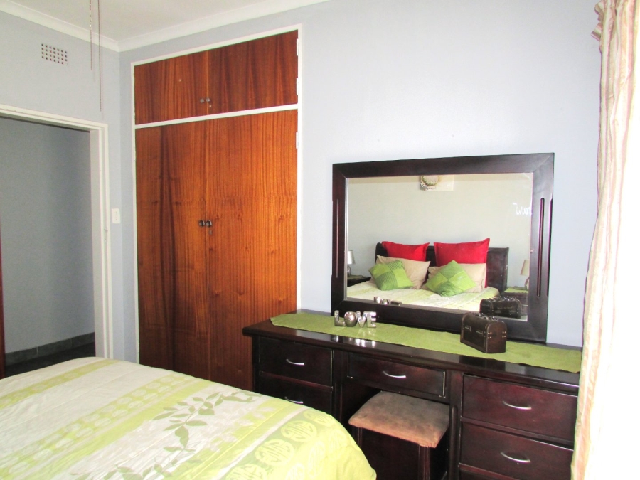4 Bedroom Property for Sale in Flora Gardens Gauteng