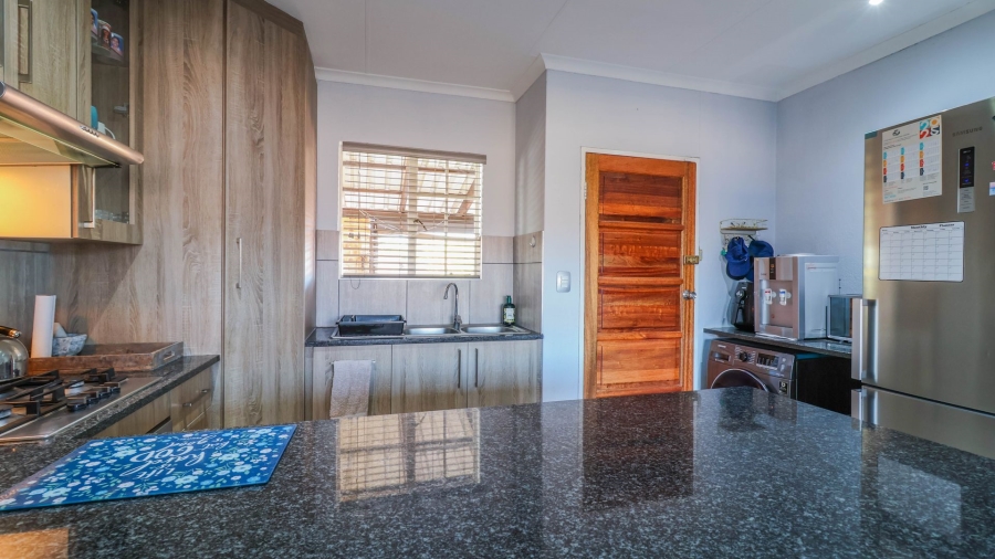3 Bedroom Property for Sale in Wilgeheuwel Gauteng