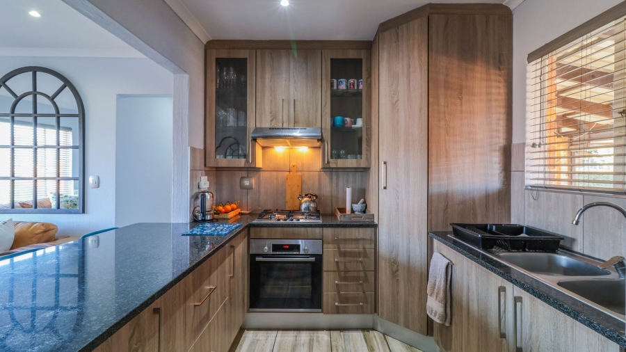 3 Bedroom Property for Sale in Wilgeheuwel Gauteng