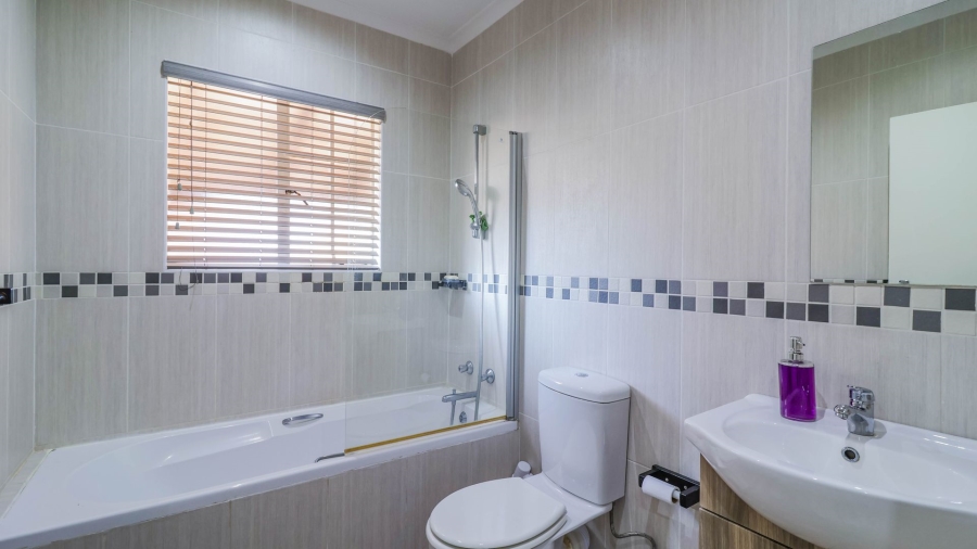 3 Bedroom Property for Sale in Wilgeheuwel Gauteng