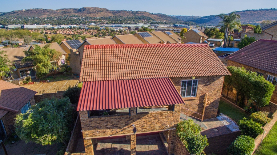 3 Bedroom Property for Sale in Wilgeheuwel Gauteng