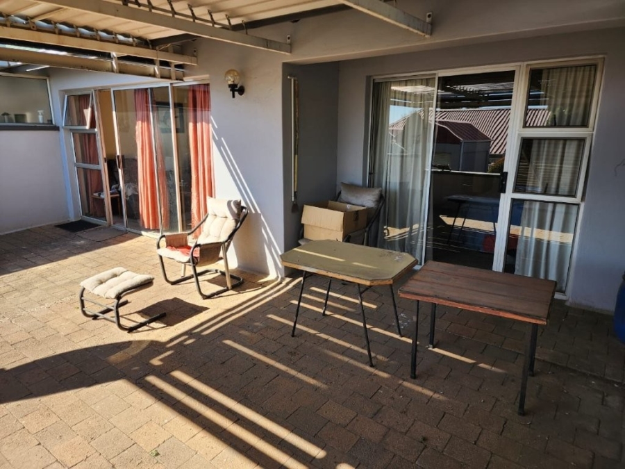 1 Bedroom Property for Sale in Terenure Gauteng
