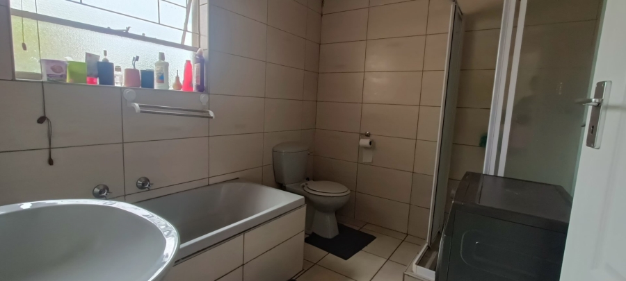 2 Bedroom Property for Sale in Vanderbijlpark SW 5 Gauteng