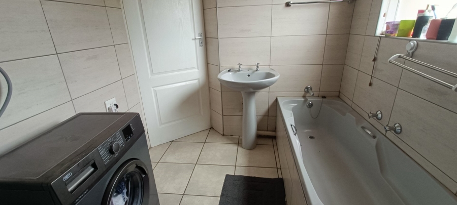 2 Bedroom Property for Sale in Vanderbijlpark SW 5 Gauteng