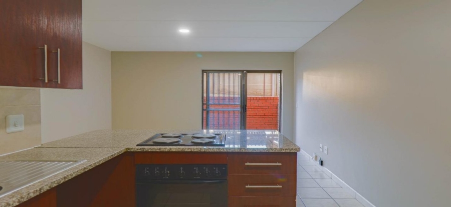 2 Bedroom Property for Sale in Summerfields Estate Gauteng