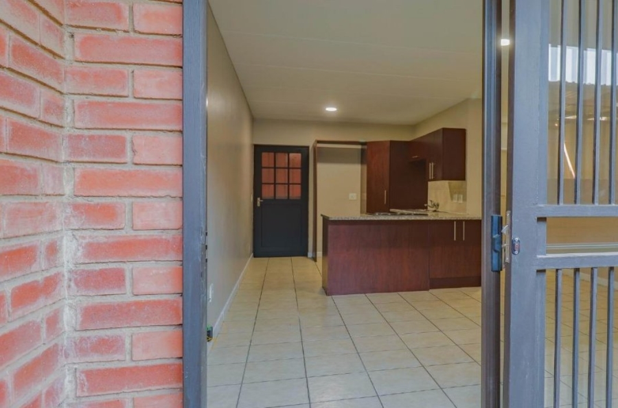 2 Bedroom Property for Sale in Summerfields Estate Gauteng