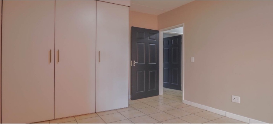 2 Bedroom Property for Sale in Summerfields Estate Gauteng