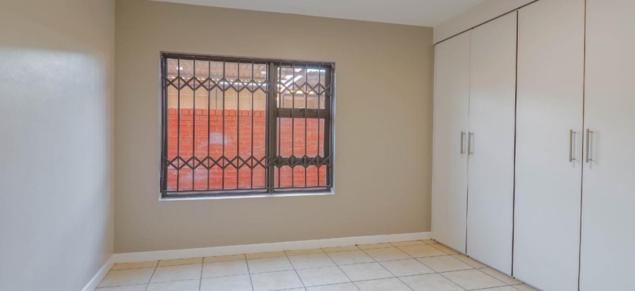 2 Bedroom Property for Sale in Summerfields Estate Gauteng