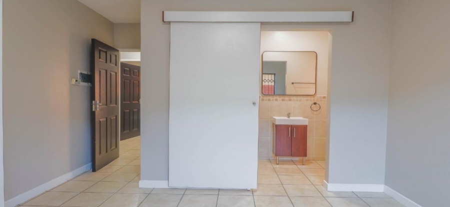 2 Bedroom Property for Sale in Summerfields Estate Gauteng