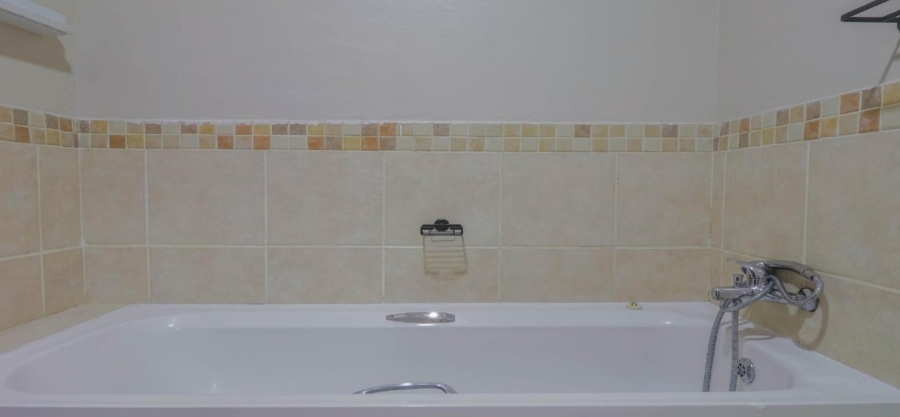 2 Bedroom Property for Sale in Summerfields Estate Gauteng