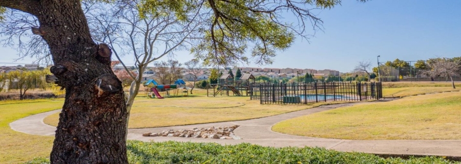 2 Bedroom Property for Sale in Summerfields Estate Gauteng