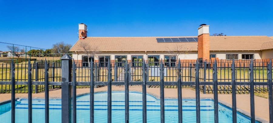 2 Bedroom Property for Sale in Summerfields Estate Gauteng
