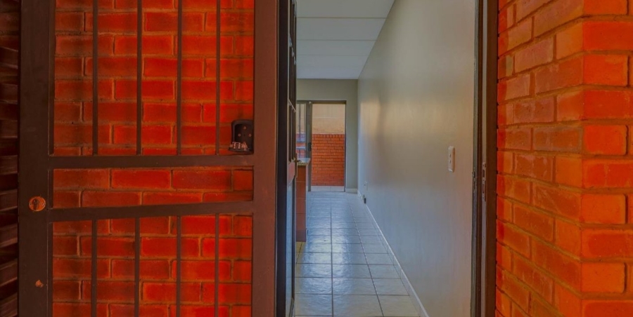 2 Bedroom Property for Sale in Summerfields Estate Gauteng