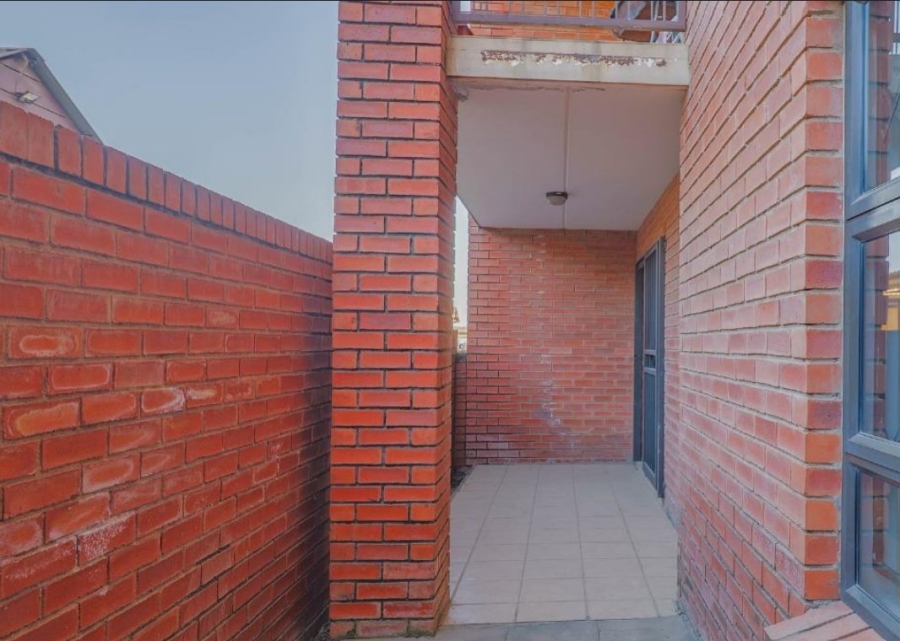 2 Bedroom Property for Sale in Summerfields Estate Gauteng