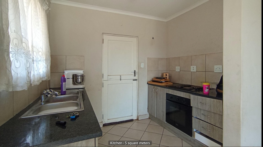 3 Bedroom Property for Sale in Kirkney Gauteng