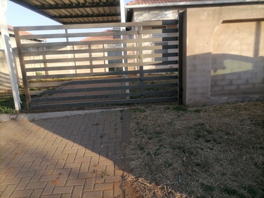 3 Bedroom Property for Sale in Kirkney Gauteng