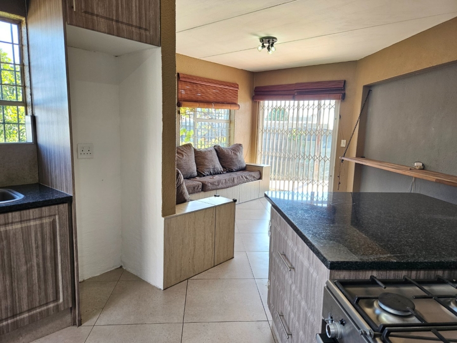 3 Bedroom Property for Sale in Bromhof Gauteng