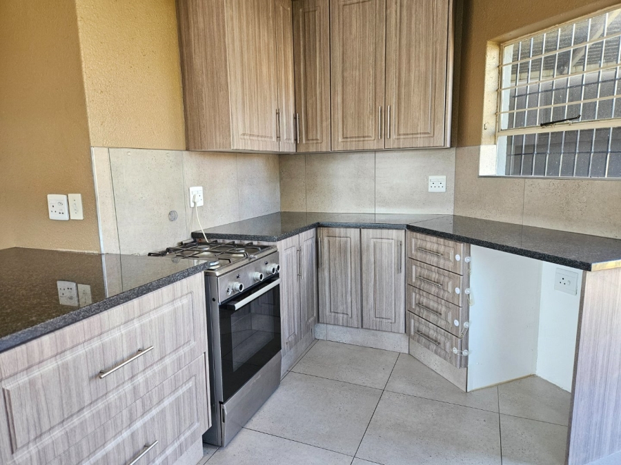 3 Bedroom Property for Sale in Bromhof Gauteng