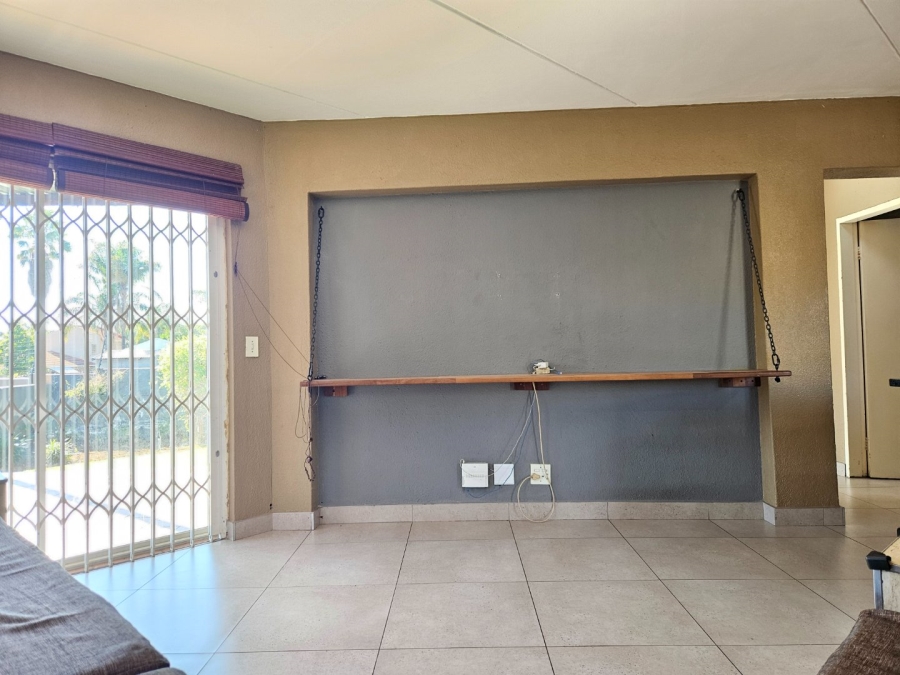 3 Bedroom Property for Sale in Bromhof Gauteng