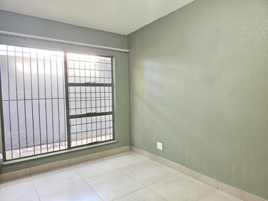3 Bedroom Property for Sale in Bromhof Gauteng