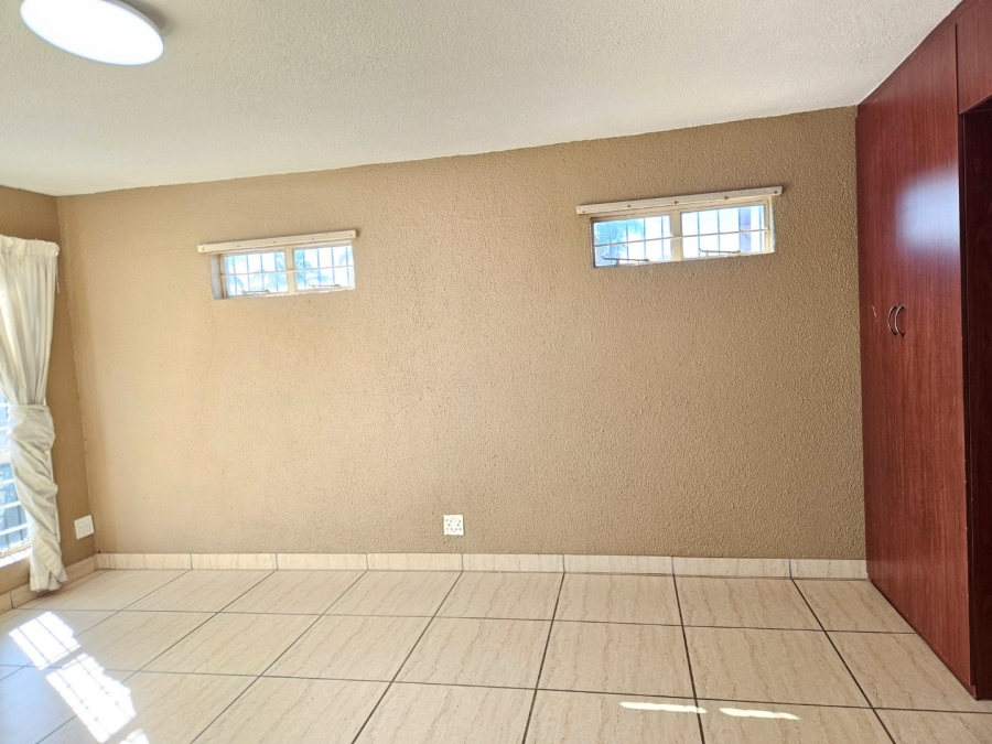 3 Bedroom Property for Sale in Bromhof Gauteng