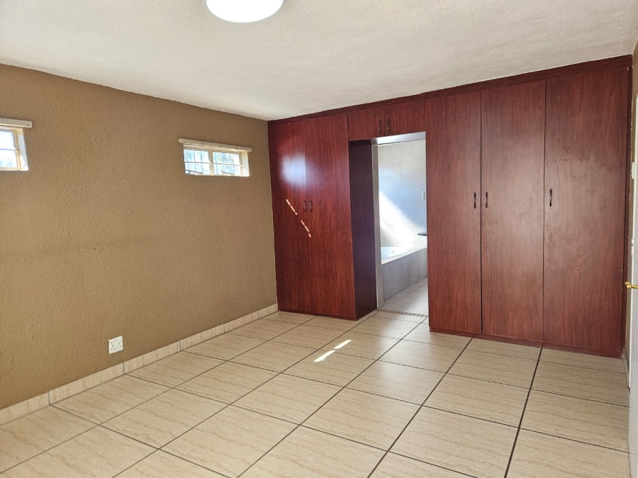 3 Bedroom Property for Sale in Bromhof Gauteng