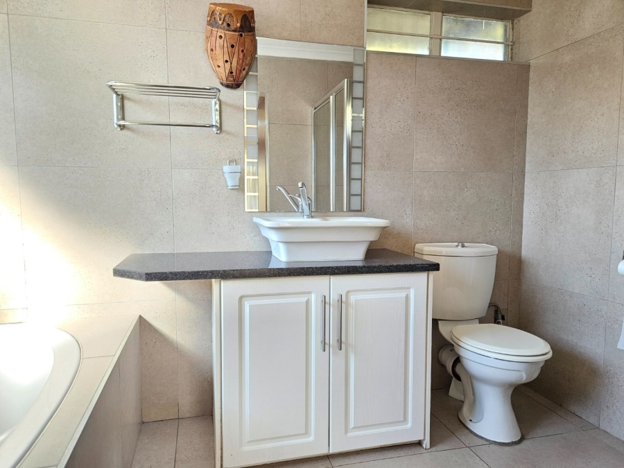 3 Bedroom Property for Sale in Bromhof Gauteng