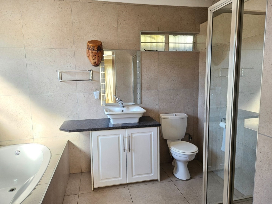 3 Bedroom Property for Sale in Bromhof Gauteng