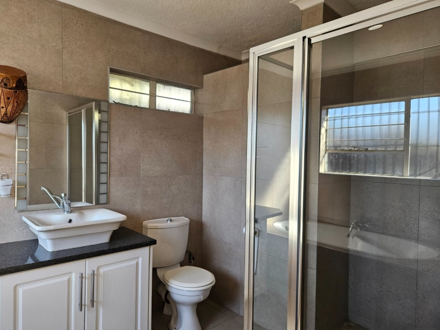 3 Bedroom Property for Sale in Bromhof Gauteng
